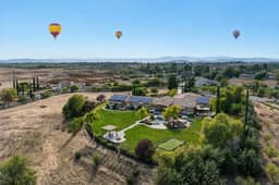 Wine Country Estate w/ Pool, Spa, Theater & Golf - Image 5