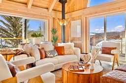 Beautiful Alpine Retreat: Hot Tub,Sauna, 360 Views - Image 2
