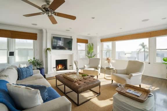 Beachside Retreat | Perfect Location| Free Parking - Image 1