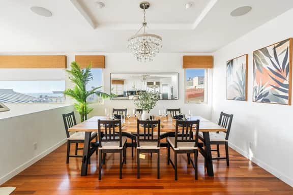 Sunny Home by the Beach | Free Parking - Image 4
