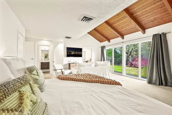 Sleeps 22 Game Room | Hot Tub - Image 4