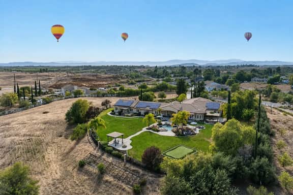 Wine Country Estate w/ Pool, Spa, Theater & Golf - Image 5
