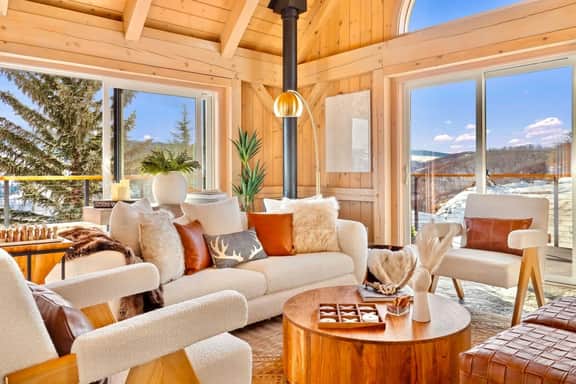 Beautiful Alpine Retreat: Hot Tub,Sauna, 360 Views - Image 2