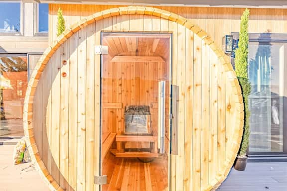 Beautiful Alpine Retreat: Hot Tub,Sauna, 360 Views - Image 3