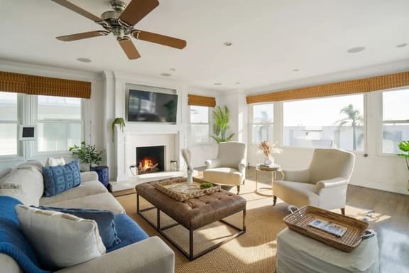 Beachside Retreat | Perfect Location| Free Parking - Image 1