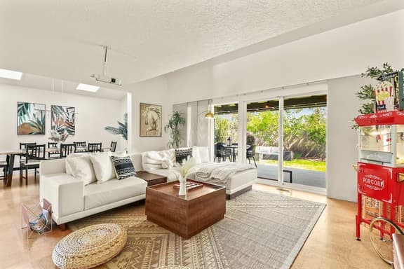 Sleeps 22 Game Room | Hot Tub - Image 1