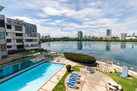 Beautiful Retreat w. Pool and Perfect Location - Image 1