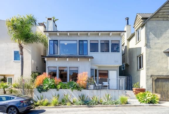 Luxe Retreat Steps to Beach & Shops | Free Parking - Image 1