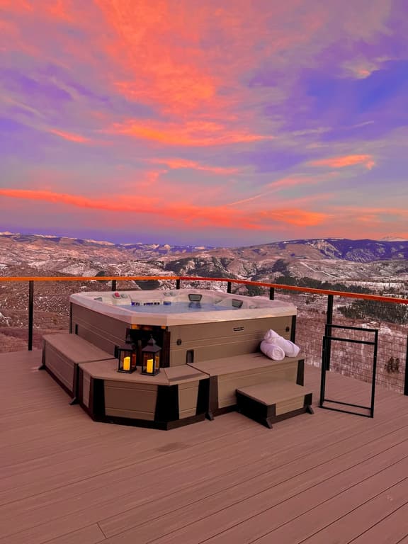 Beautiful Alpine Retreat: Hot Tub,Sauna, 360 Views - Image 1